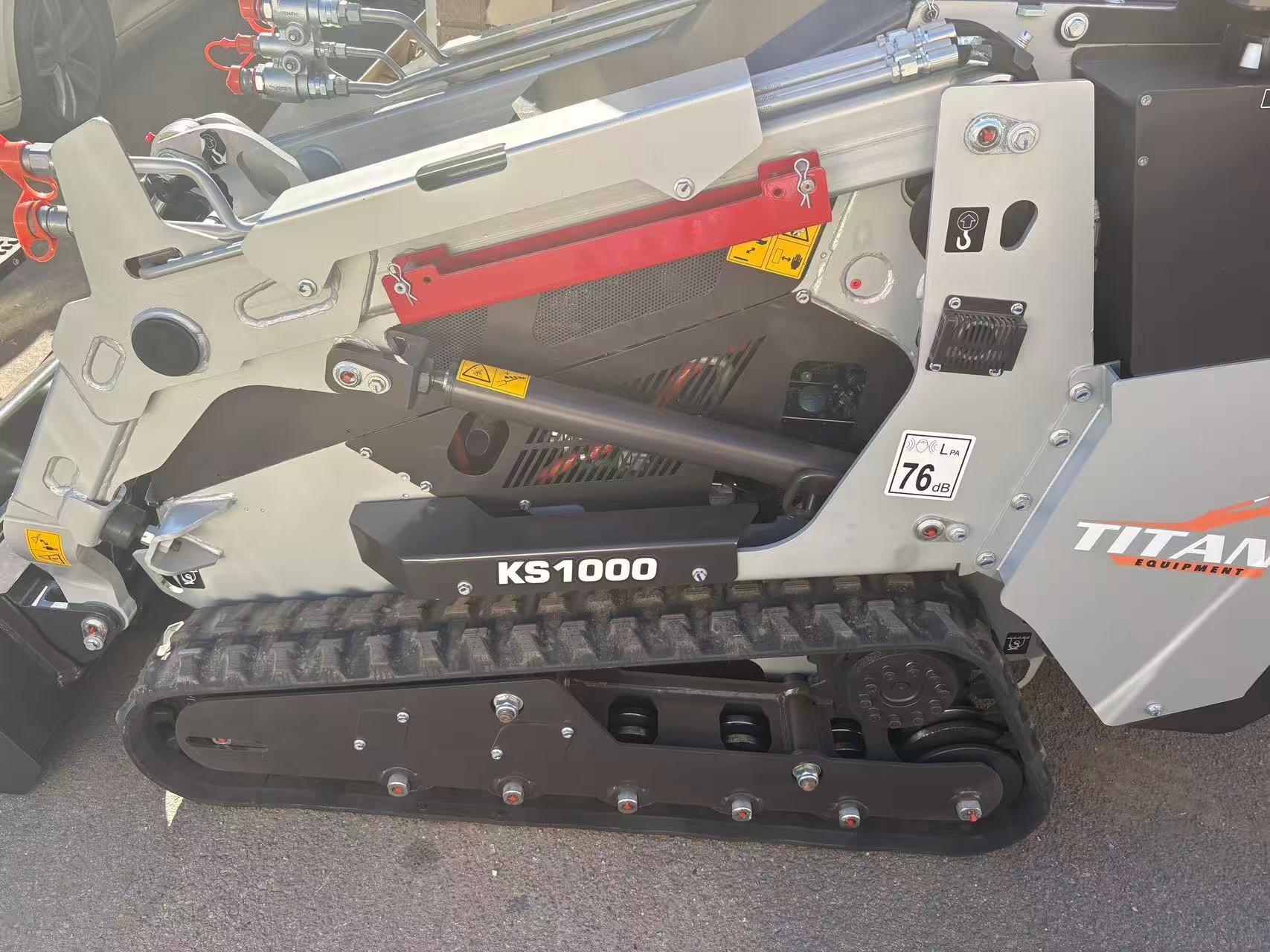 KS1000 side detail showing tracks, boom and hydraulic components