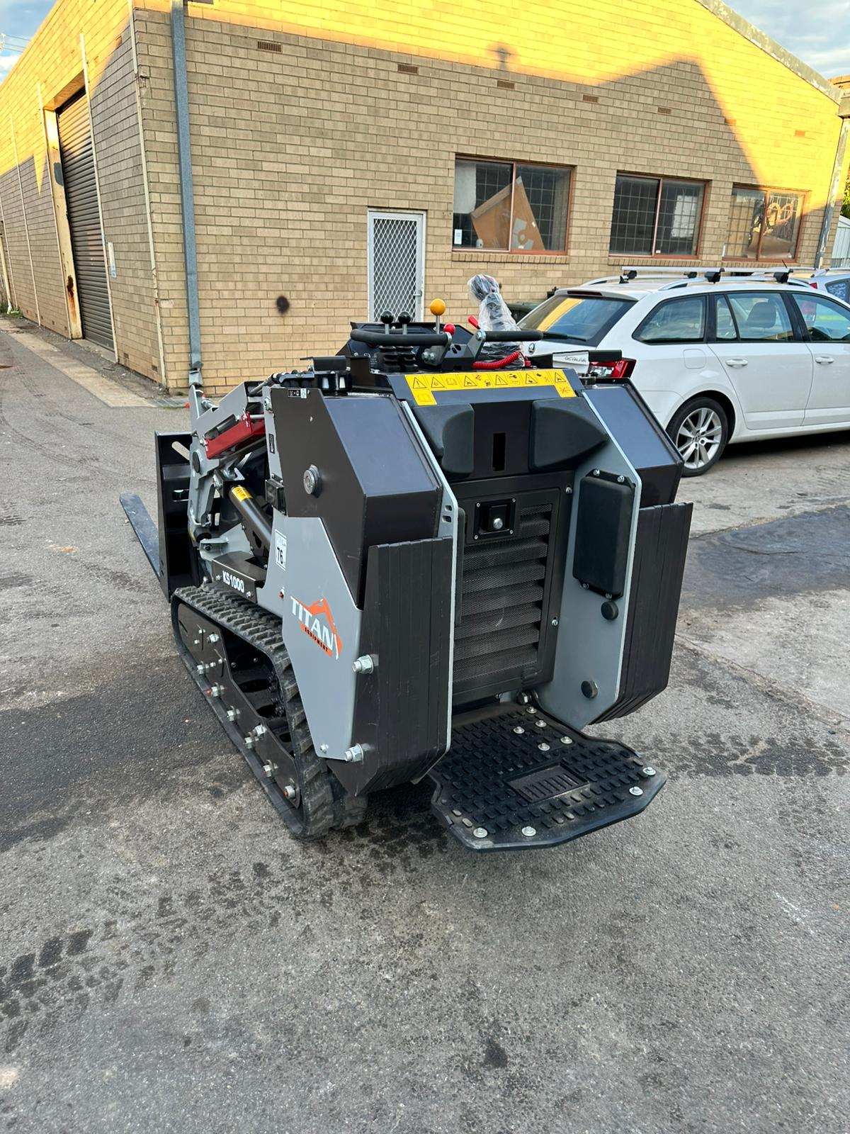 KS1000 rear view in stock yard