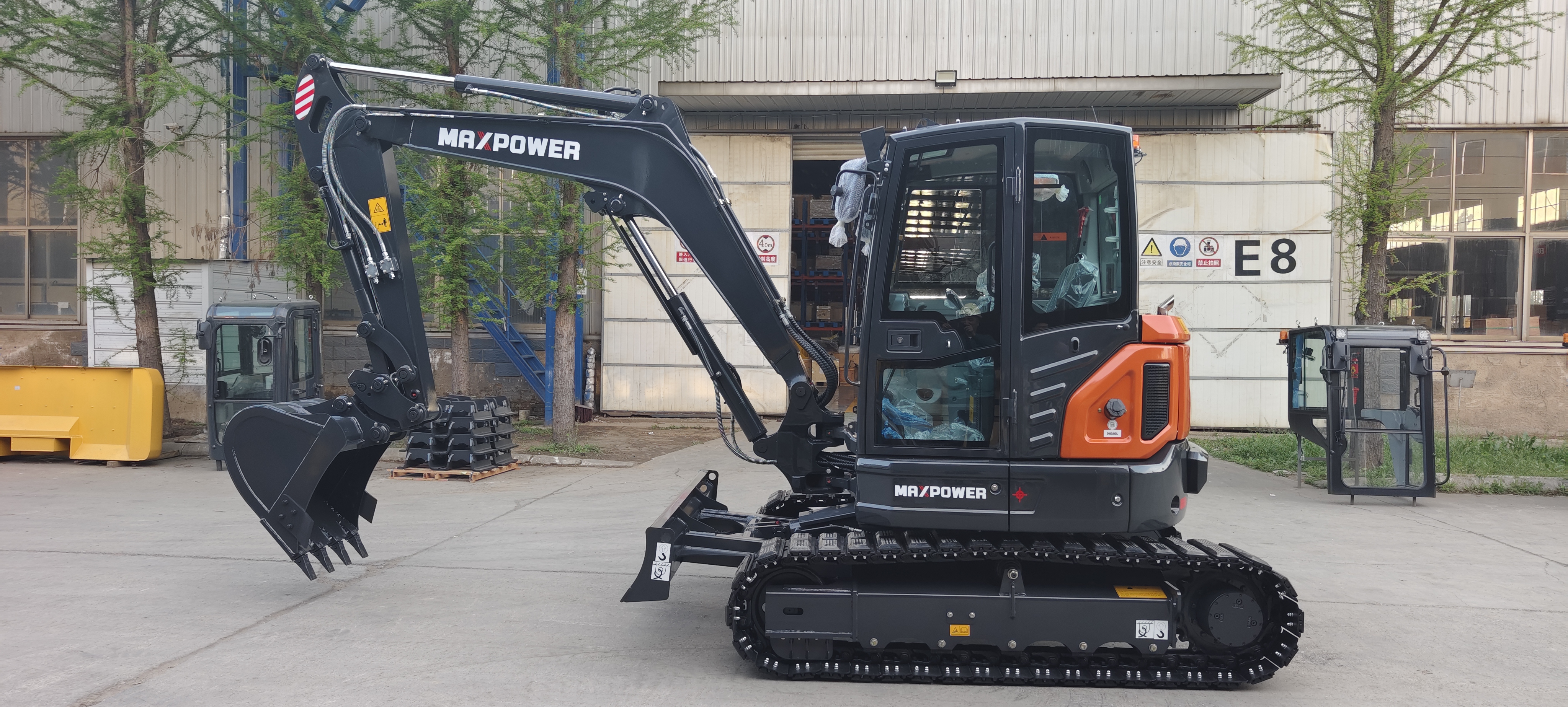 Orange ME60U excavator from Maxpower